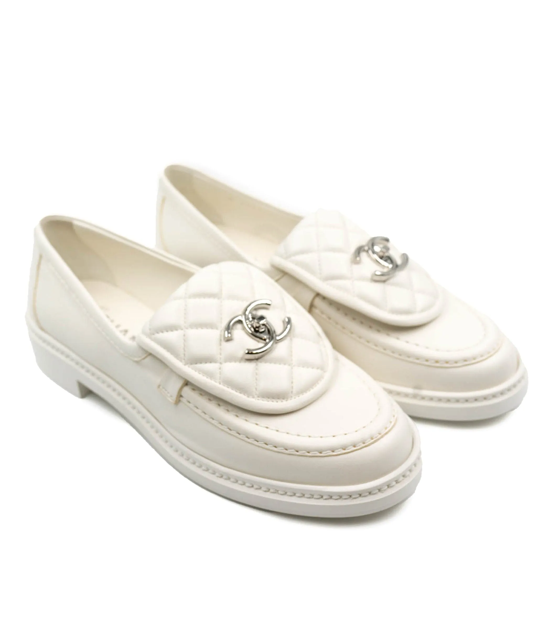 Chanel Silver Turnlock Loafers size 37.5 - AWL3699