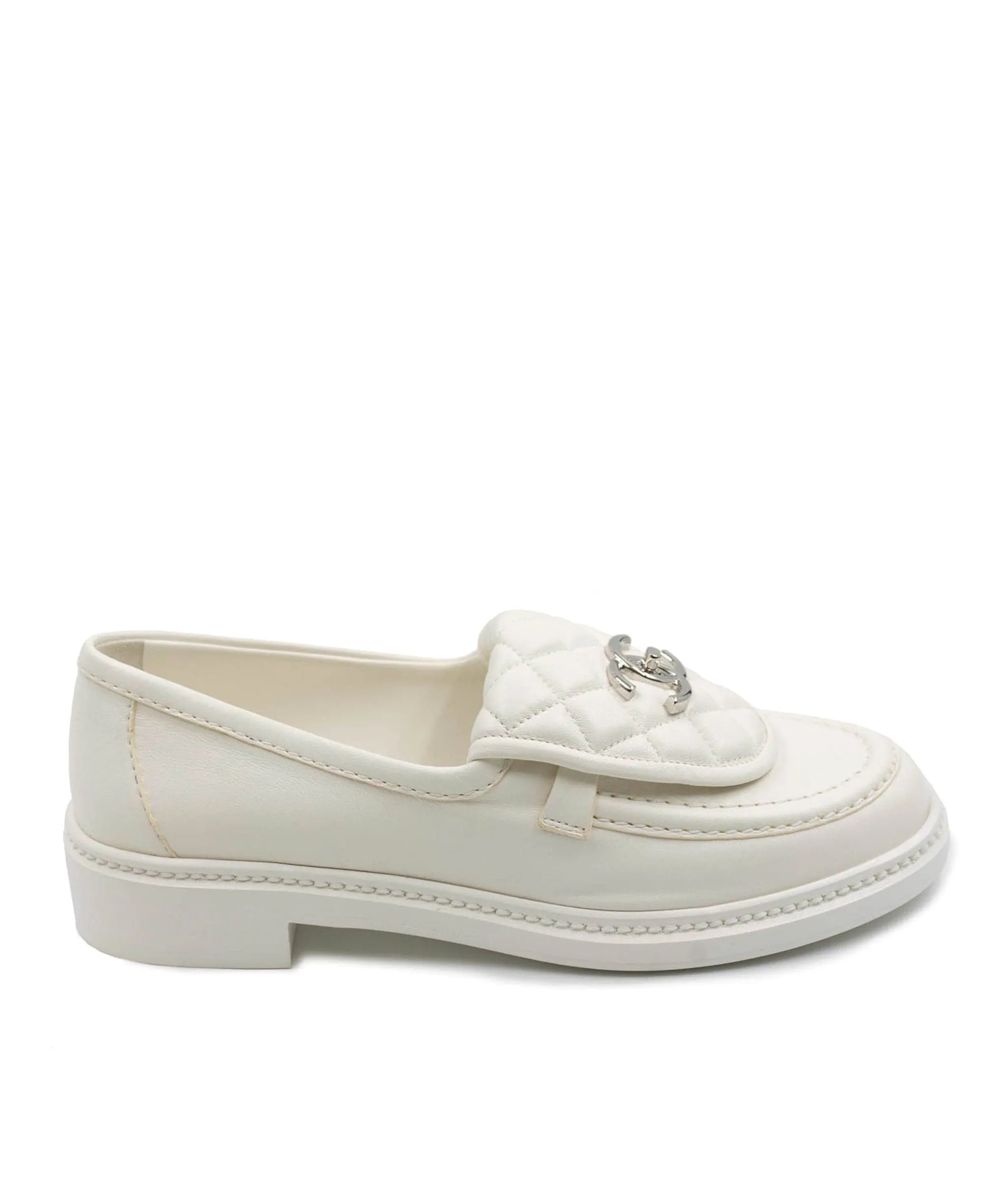 Chanel Silver Turnlock Loafers size 37.5 - AWL3699