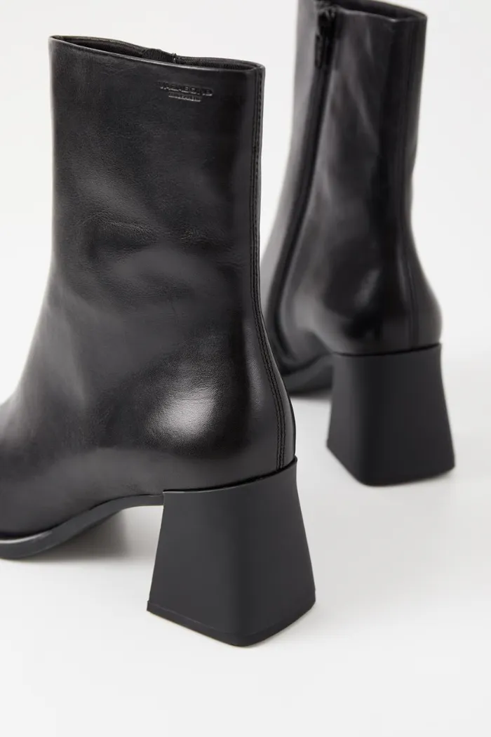 Hedda Boots