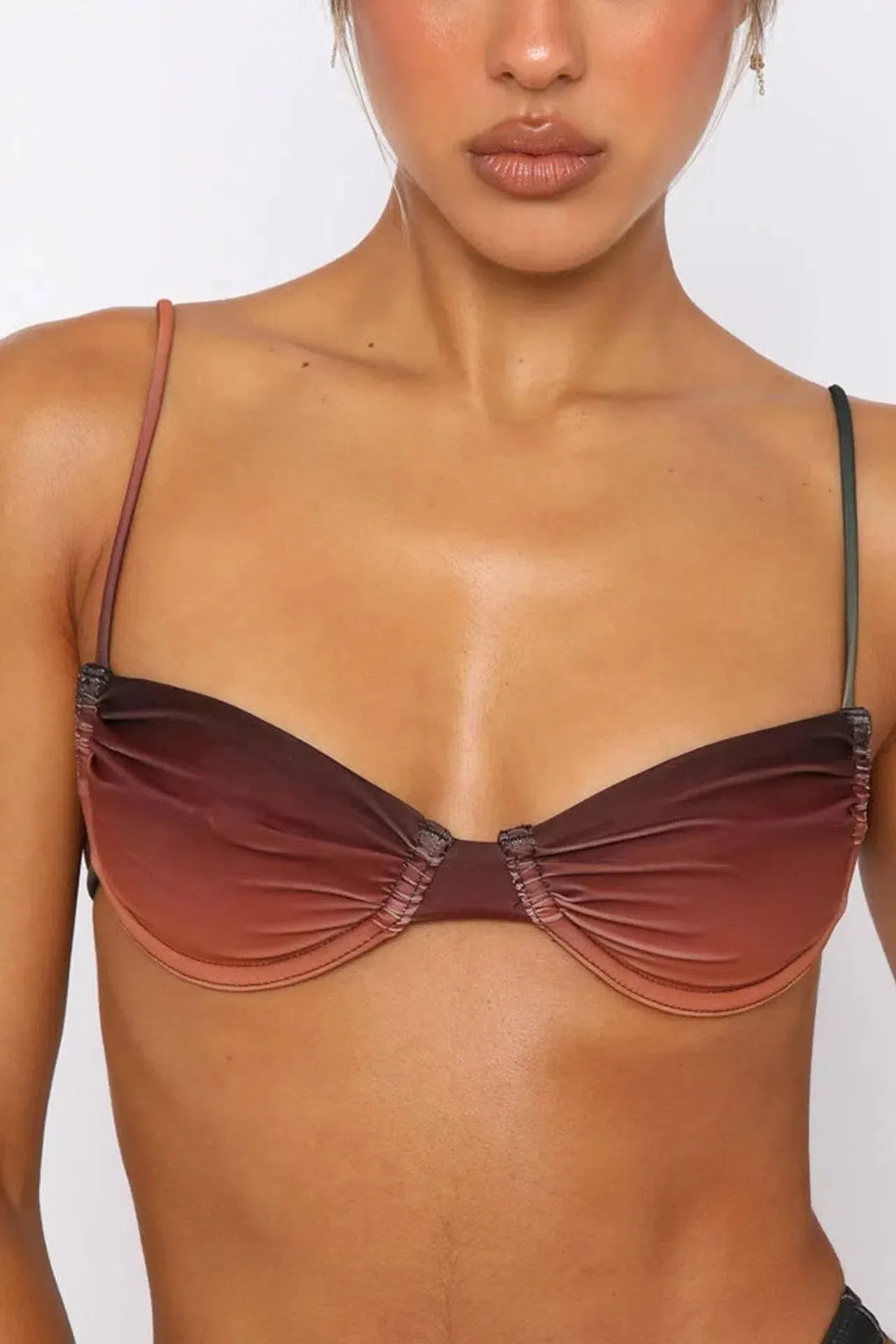 Vaila – Striking gradient hues – Gradient-printed bikini