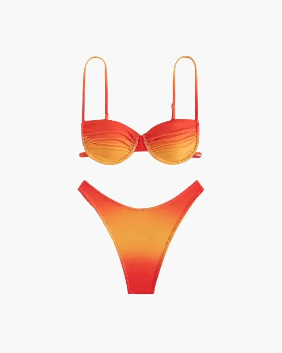 Vaila – Striking gradient hues – Gradient-printed bikini